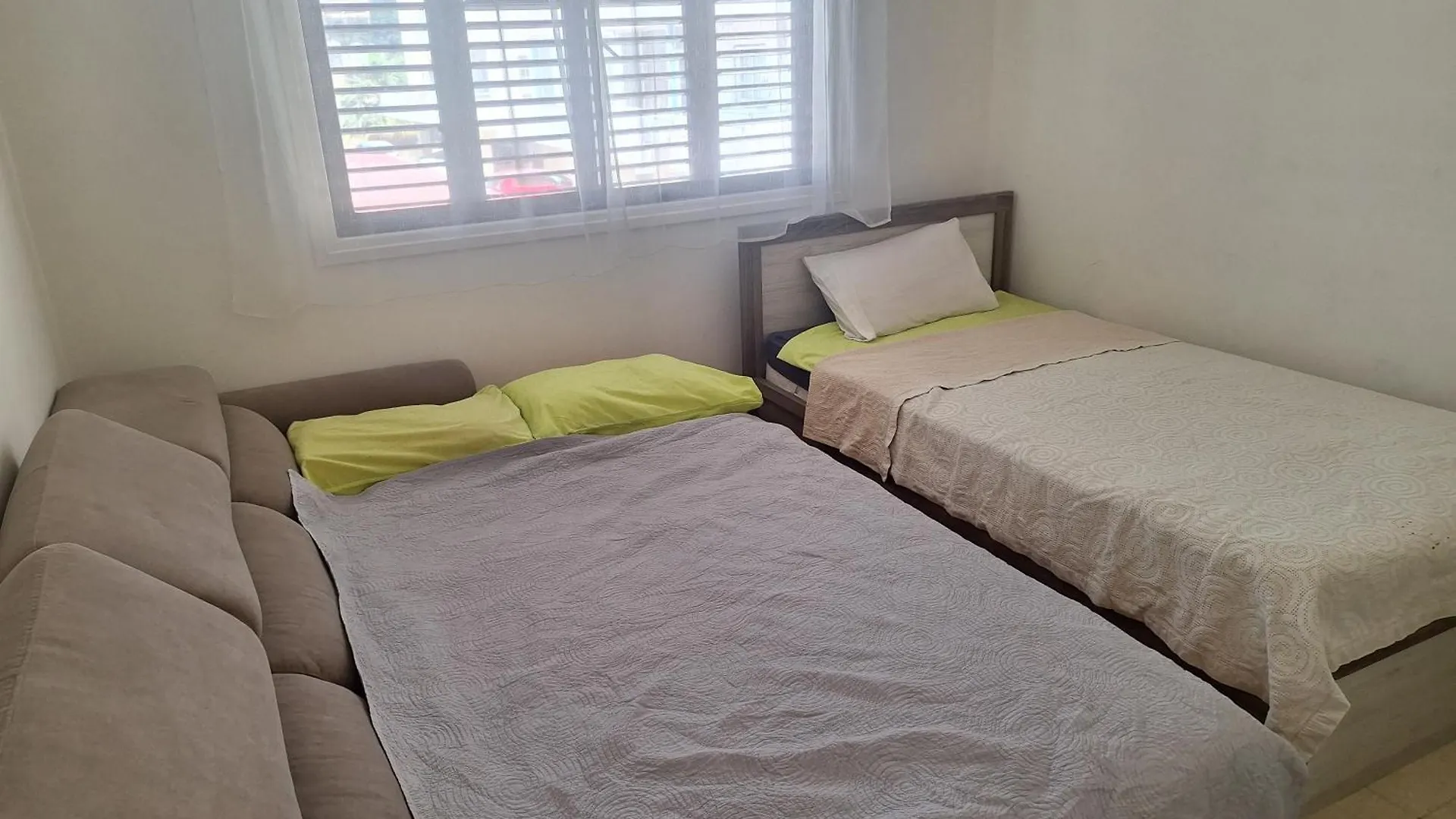Easy 2 Bedroom Apartment, Makenzi Beach Aglantzia