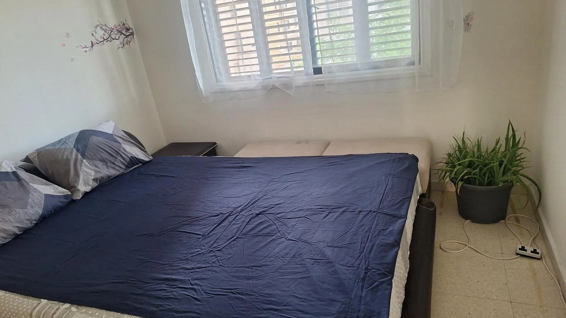 Easy 2 Bedroom Apartment, Makenzi Beach Aglantzia