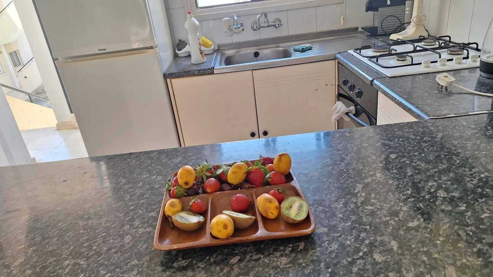 Easy 2 Bedroom Apartment, Makenzi Beach Aglantzia